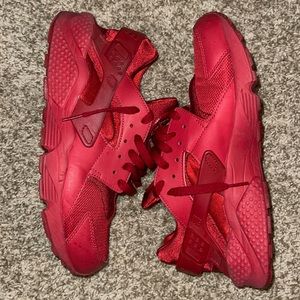 Red Nike Huarache